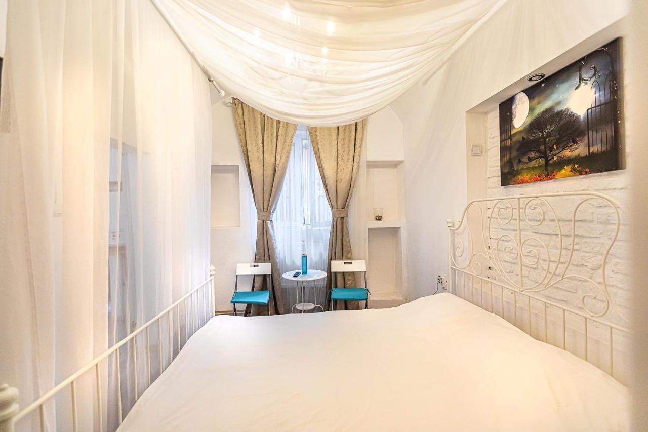 Museum Apartment Piata Sfatului Brasov Luaran gambar
